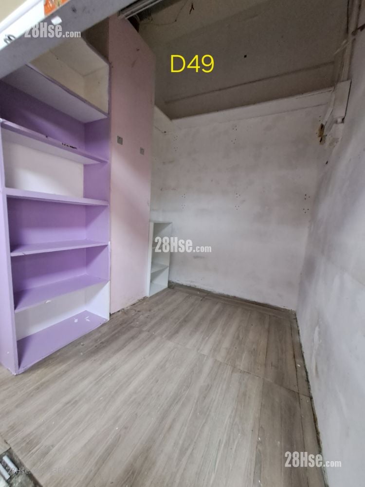 Planet Square  Rental 82 ft²