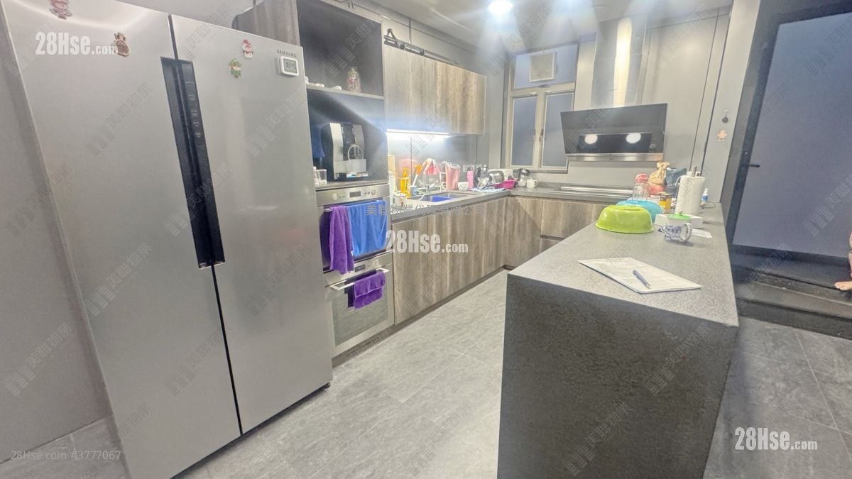 Green Crest Sell 3 Bedrooms 1,090 ft²