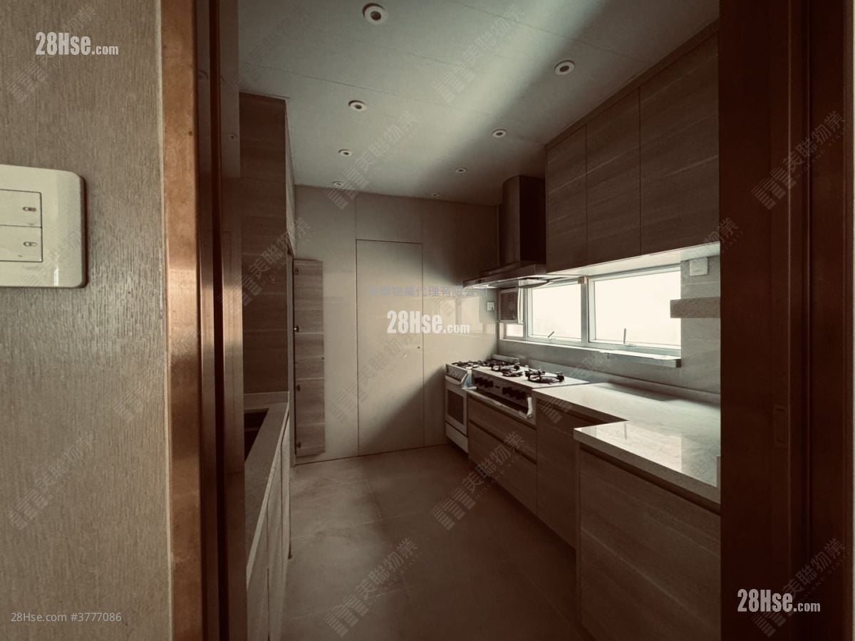 Sau Lai Garden Sell 5+ Bedrooms 2,655 ft²