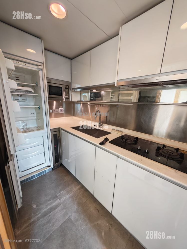 Century Gateway Rental 2 Bedrooms , 1 Bathroom 483 ft²