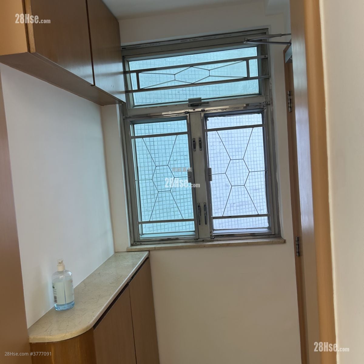 Fu Wah Building Rental 2 Bedrooms 360 ft²