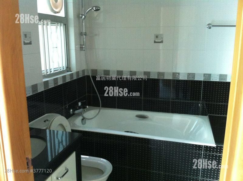 Rhine Terrace Sell 3 Bedrooms , 2 Bathrooms 1,206 ft²