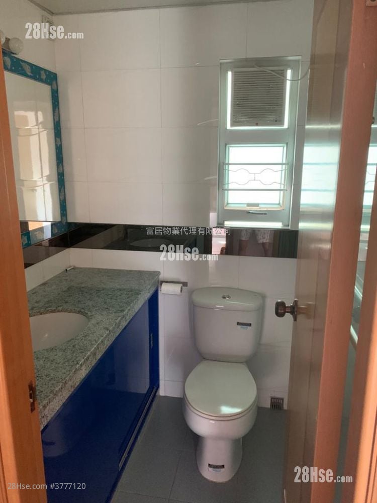 Rhine Terrace Sell 3 Bedrooms , 2 Bathrooms 1,206 ft²