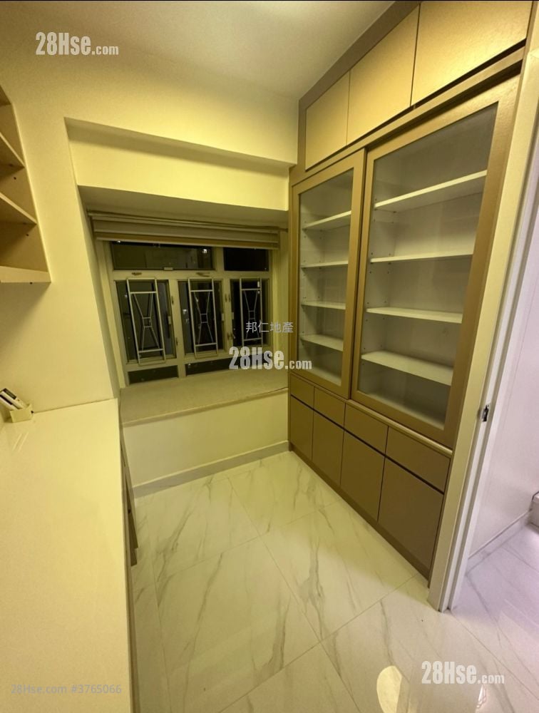 金狮花园 售盘 2 房 , 1 浴室 321 平方尺