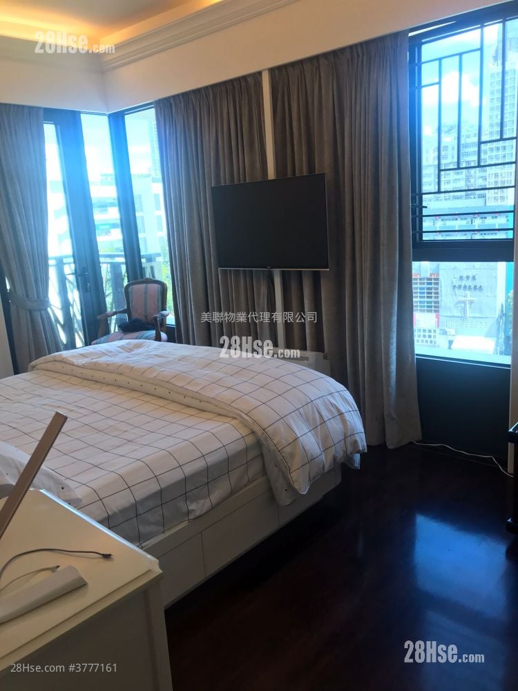 Dunbar Place 售盘 4 房 , 2 浴室 1,829 平方尺