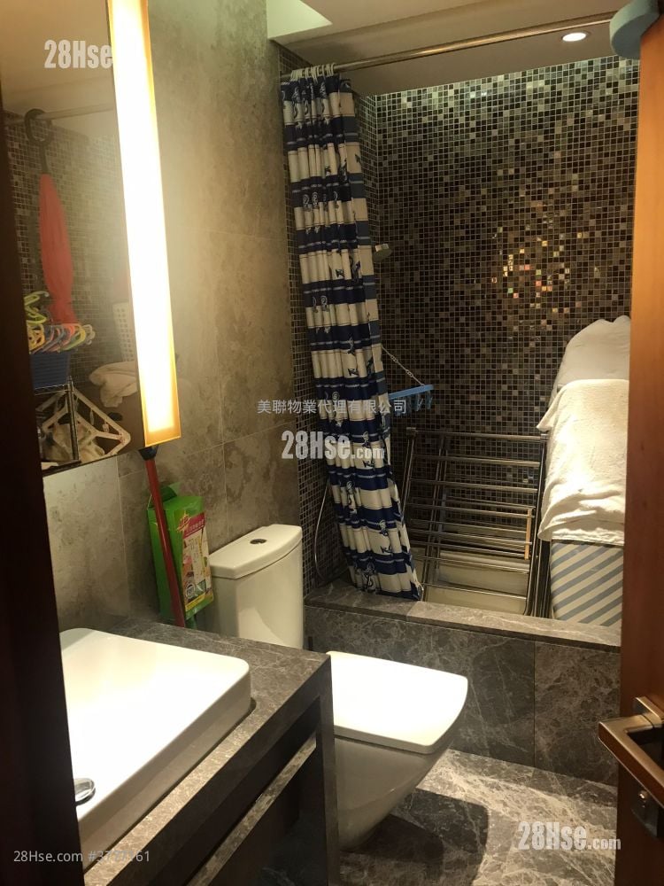 Dunbar Place 售盘 4 房 , 2 浴室 1,829 平方尺