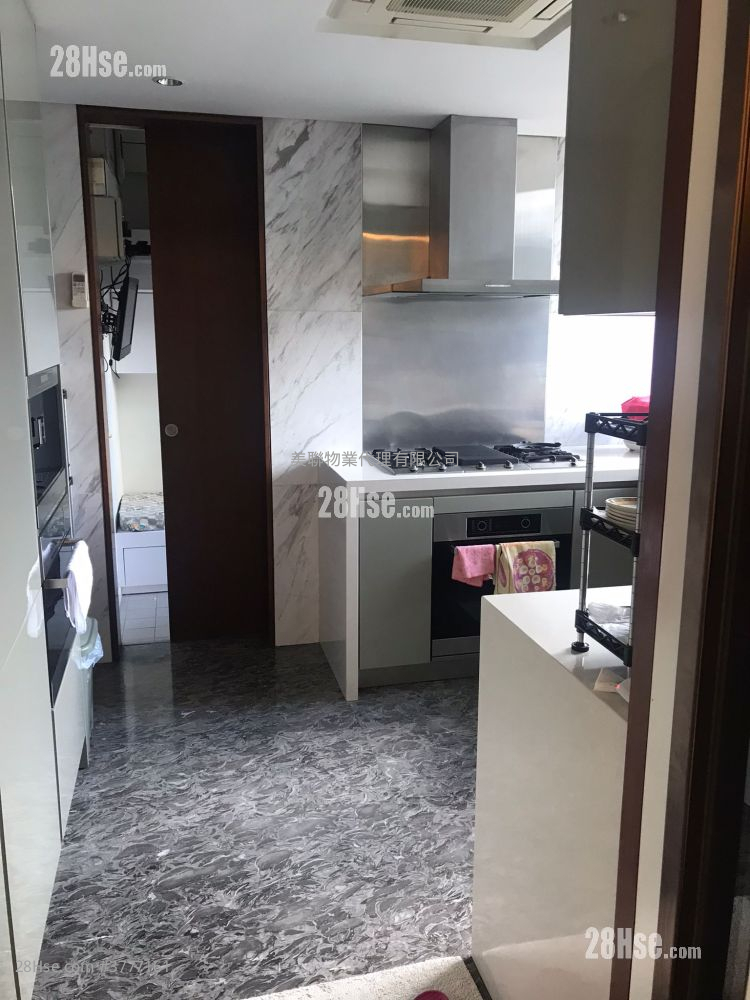 Dunbar Place 售盘 4 房 , 2 浴室 1,829 平方尺