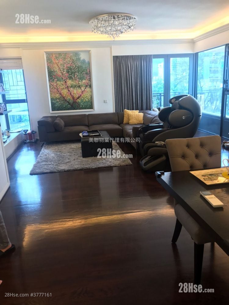 Dunbar Place 售盘 4 房 , 2 浴室 1,829 平方尺