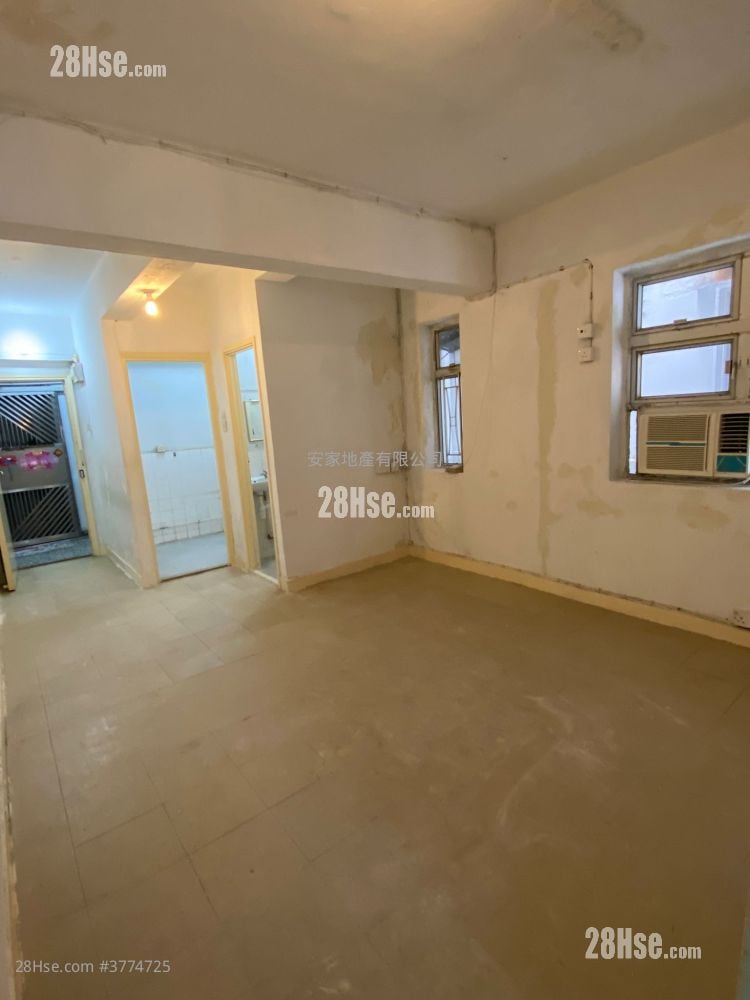Chung Ying Building Sell 3 Bedrooms , 1 Bathroom 473 ft²