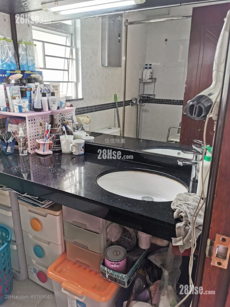 Belvedere Garden Sell 4 Bedrooms , 2 Bathrooms 742 ft²