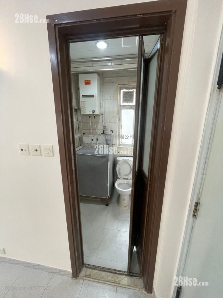 Fortuna Building Sell 2 Bedrooms , 1 Bathroom 255 ft²