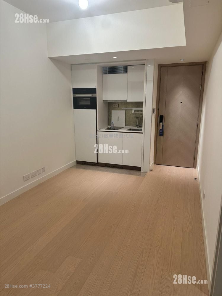 Monaco Sell Studio , 1 Bathroom 280 ft²