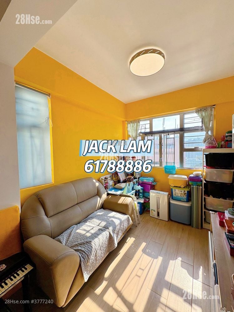 Wing Shing Building Sell 2 Bedrooms , 1 Bathroom 380 ft²