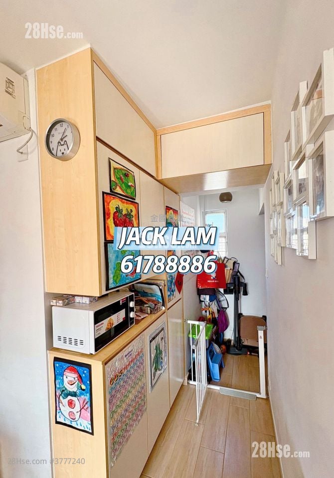 Wing Shing Building Sell 2 Bedrooms , 1 Bathroom 380 ft²