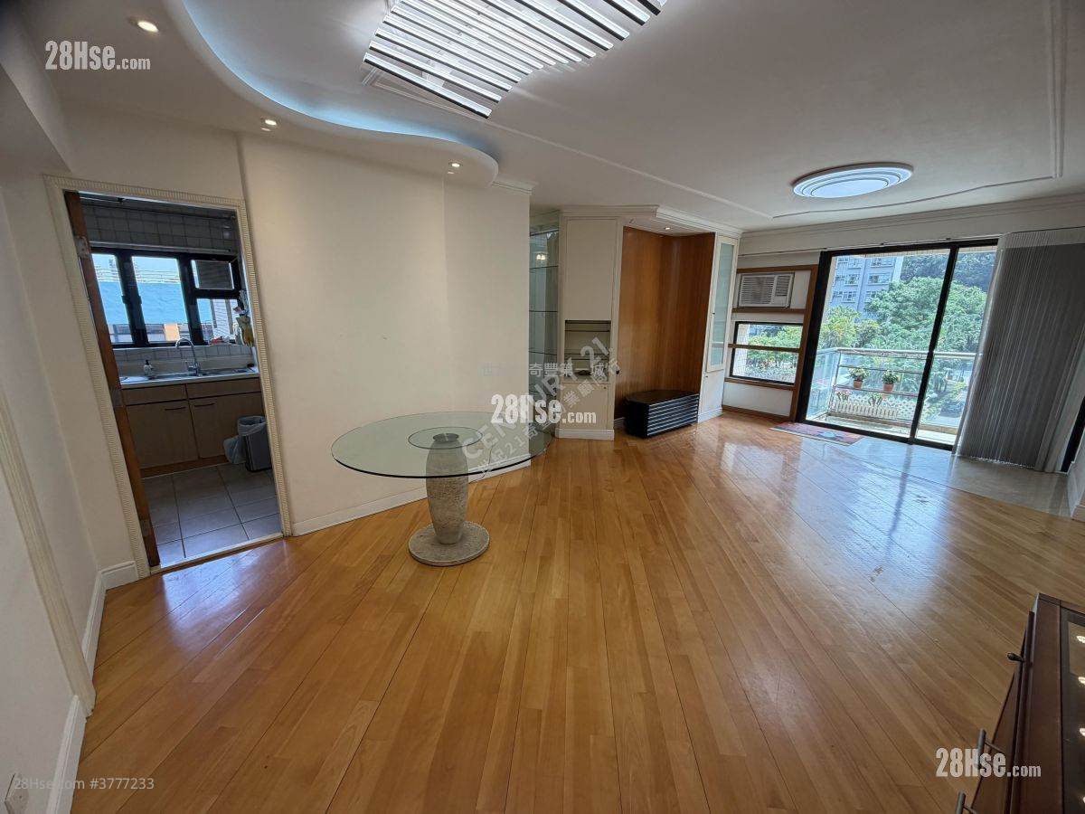 聚龙居 售盘 3 房 942 平方尺