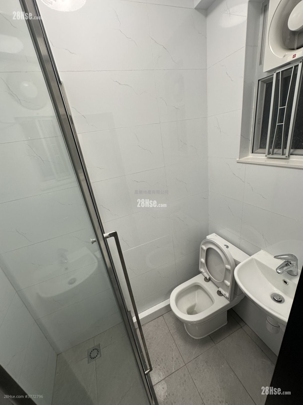 Pak Hoo Mansion Rental 2 Bedrooms , 1 Bathroom 389 ft²