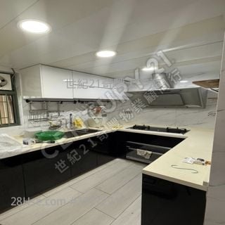 Eddie 梁生海典湾专门店有装修中高层带海景，步行可到 马铁站