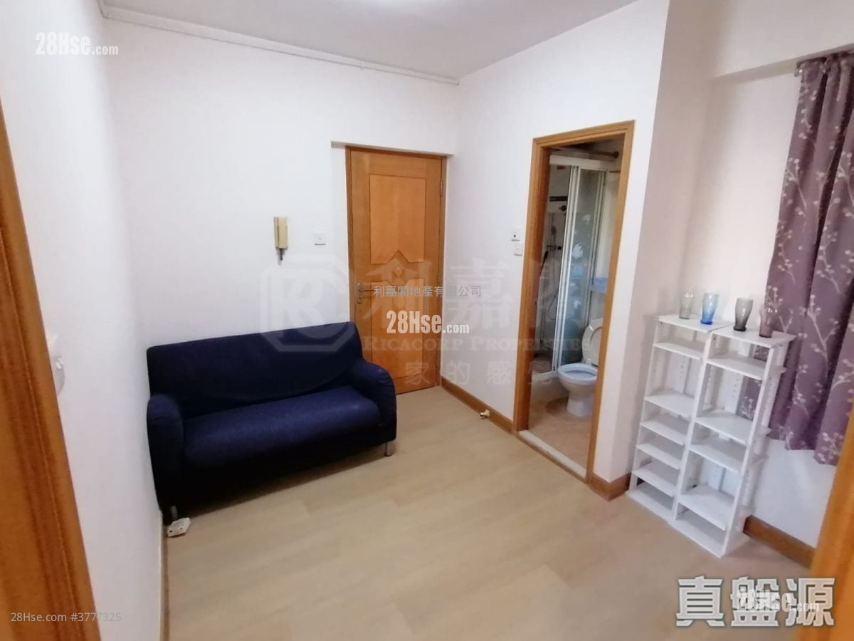 Golden Lion Garden Sell 2 Bedrooms 270 ft²