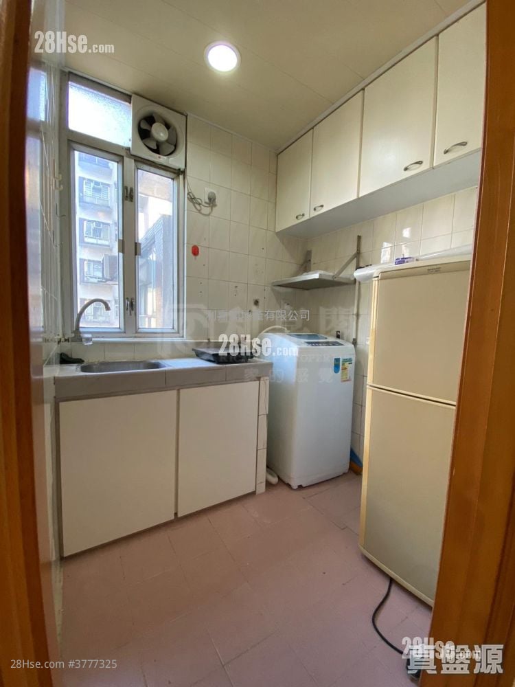 Golden Lion Garden Sell 2 Bedrooms 270 ft²