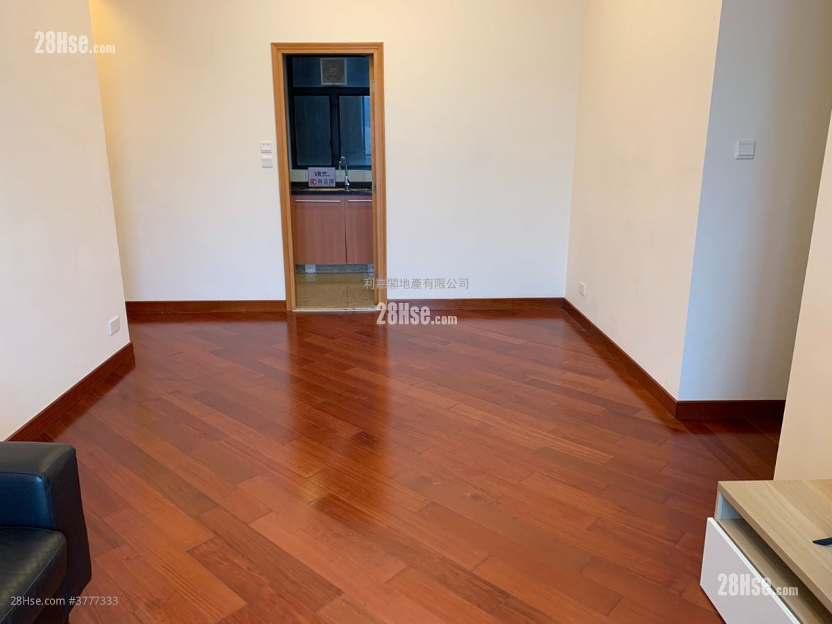 The Arch Sell 3 Bedrooms , 2 Bathrooms 841 ft²