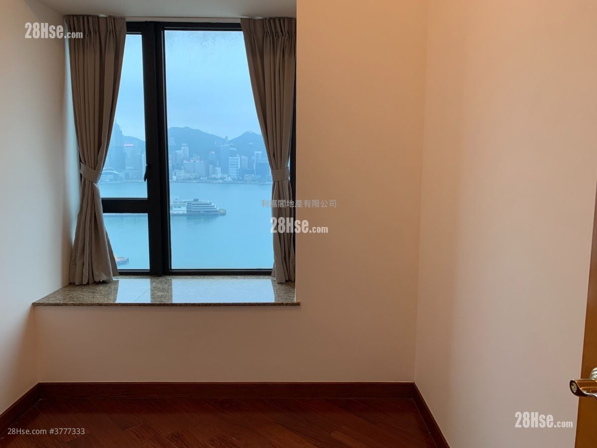 The Arch Sell 3 Bedrooms , 2 Bathrooms 841 ft²