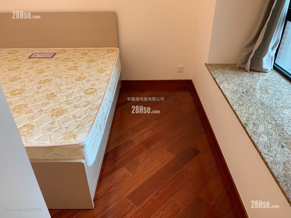 The Arch Sell 3 Bedrooms , 2 Bathrooms 841 ft²