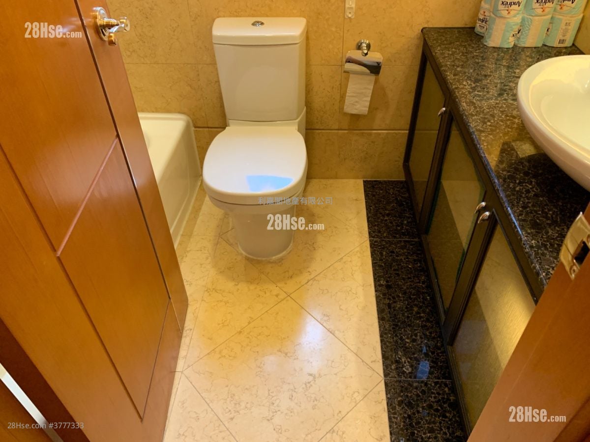 The Arch Sell 3 Bedrooms , 2 Bathrooms 841 ft²