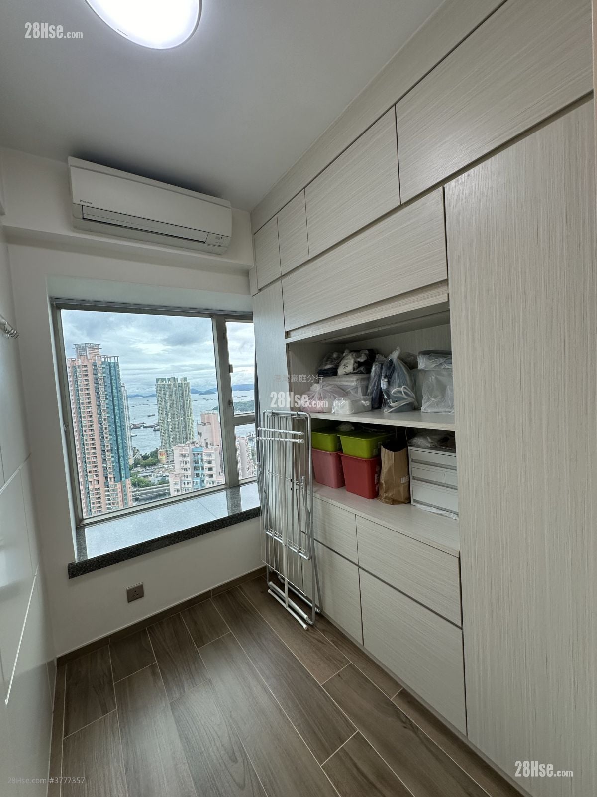 Metro Harbour View Sell 2 Bedrooms , 1 Bathroom 512 ft²