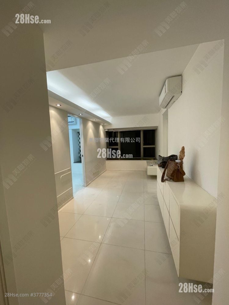 Park Central Sell 2 Bedrooms , 1 Bathroom 436 ft²