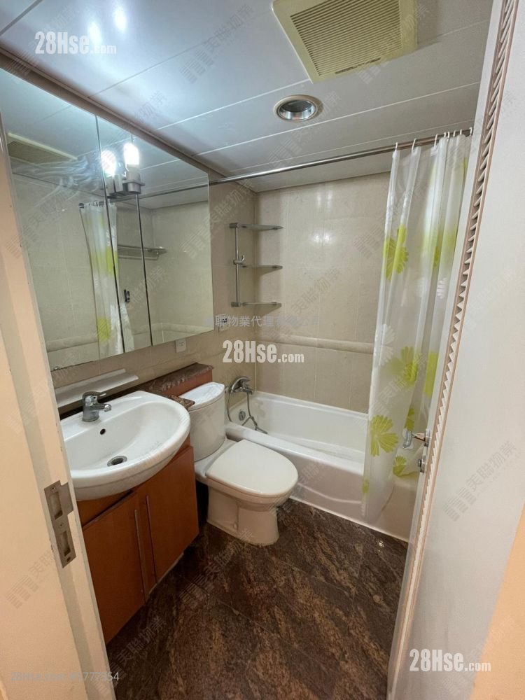 Park Central Sell 2 Bedrooms , 1 Bathroom 436 ft²