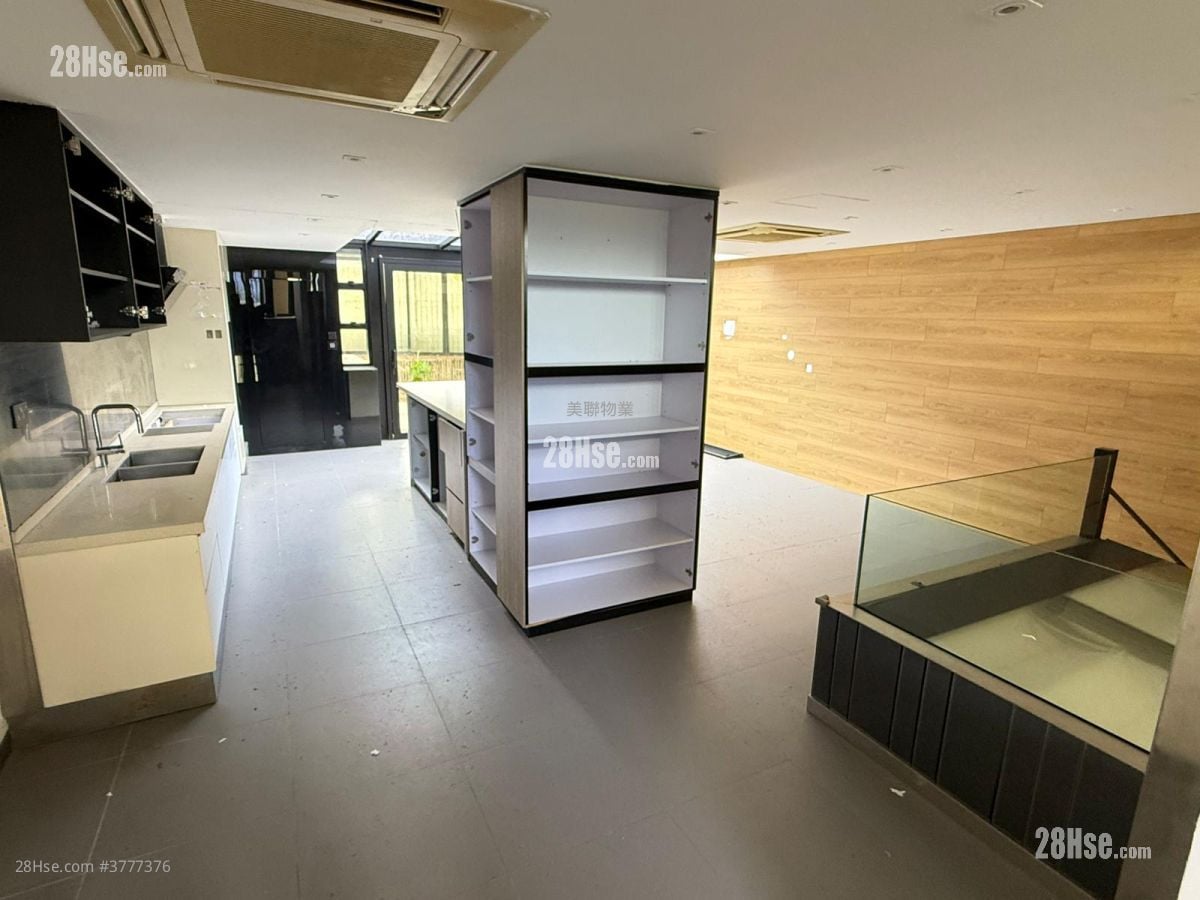 Fortune Garden Sell 3 Bedrooms , 3 Bathrooms 1,090 ft²