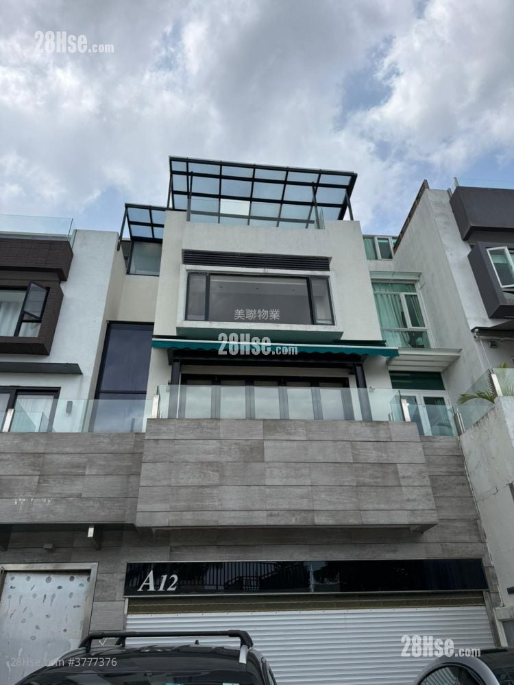 Fortune Garden Sell 3 Bedrooms , 3 Bathrooms 1,090 ft²