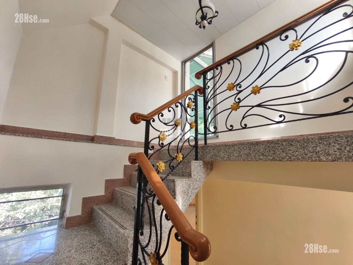 Monte Villa Sell 5+ Bedrooms , 4 Bathrooms