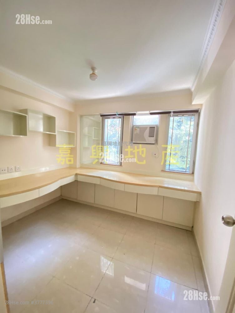 Monte Villa Sell 5+ Bedrooms , 4 Bathrooms