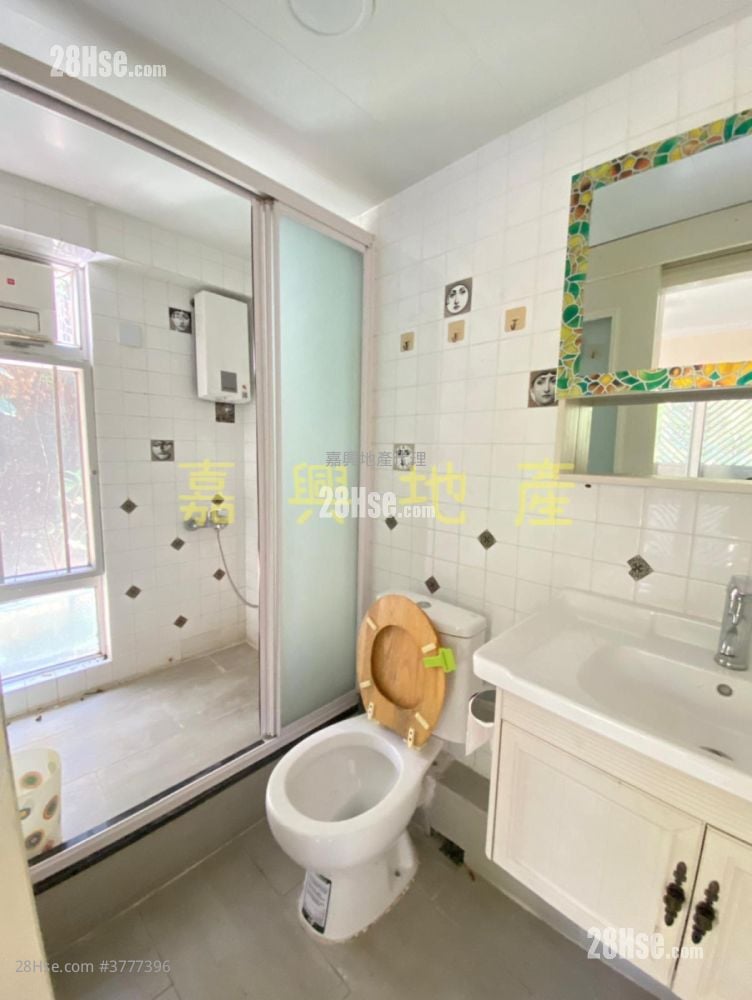 Monte Villa Sell 5+ Bedrooms , 4 Bathrooms