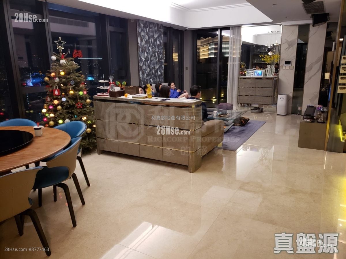 Ultima Sell 4 Bedrooms 2,132 ft²