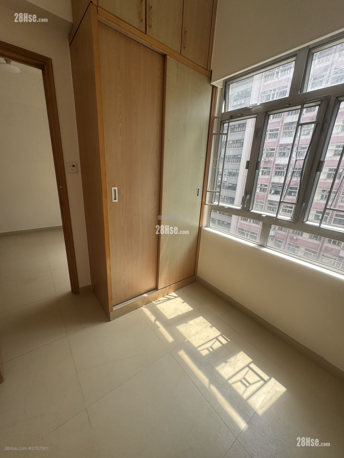Lap Hing Building Sell 1 Bedroom , 1 Bathroom 281 ft²