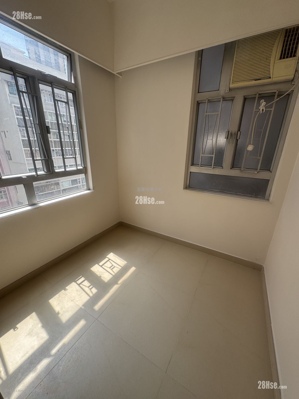 Lap Hing Building Sell 1 Bedroom , 1 Bathroom 281 ft²