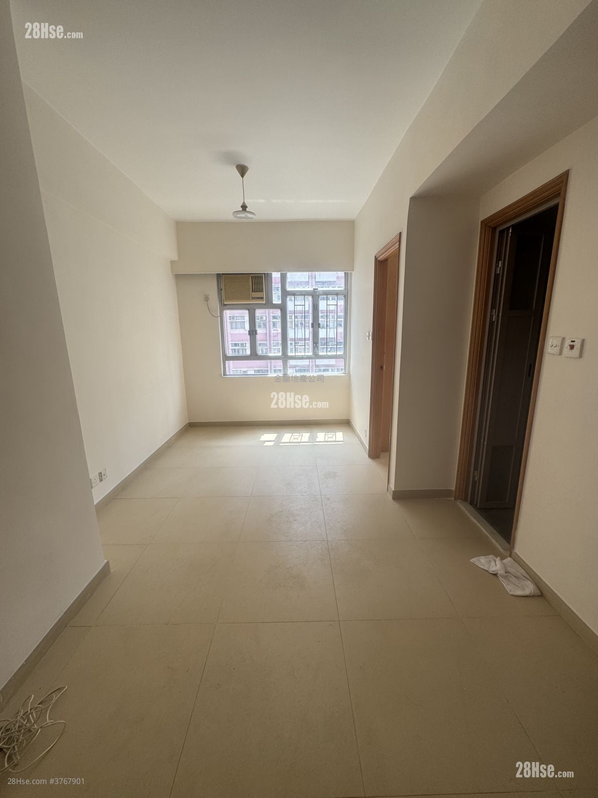 Lap Hing Building Sell 1 Bedroom , 1 Bathroom 281 ft²