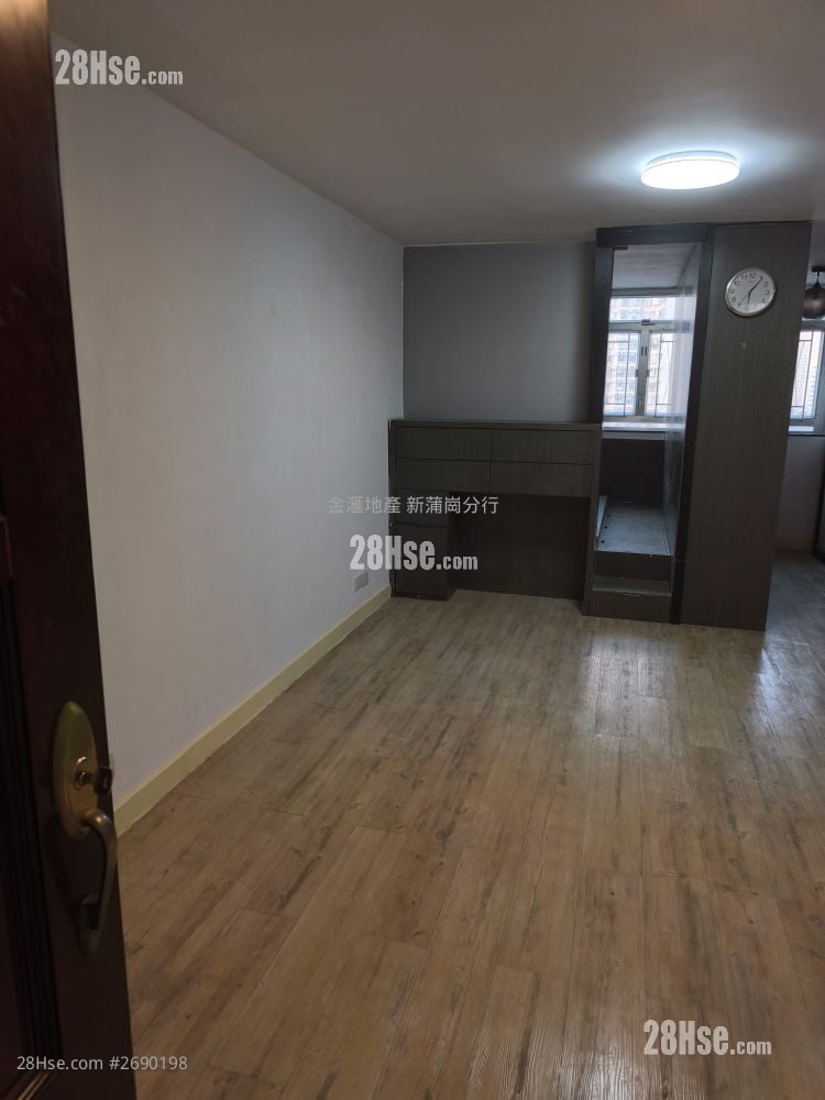 东头(二)邨 售盘 2 房 , 1 浴室 424 平方尺