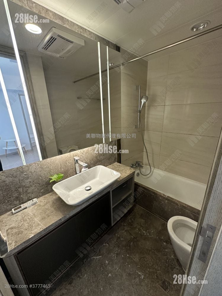 Sea To Sky Sell 2 Bedrooms , 1 Bathroom 468 ft²