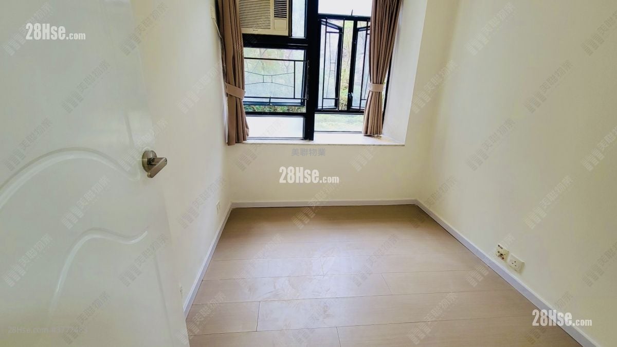 Kornhill Sell 2 Bedrooms 522 ft²