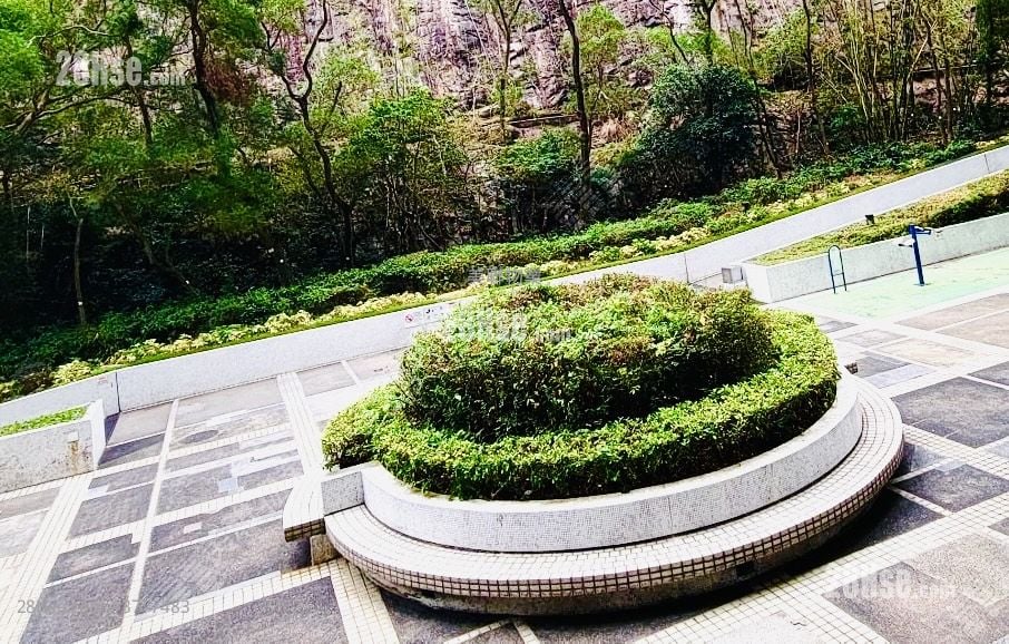 Kornhill Sell 2 Bedrooms 522 ft²