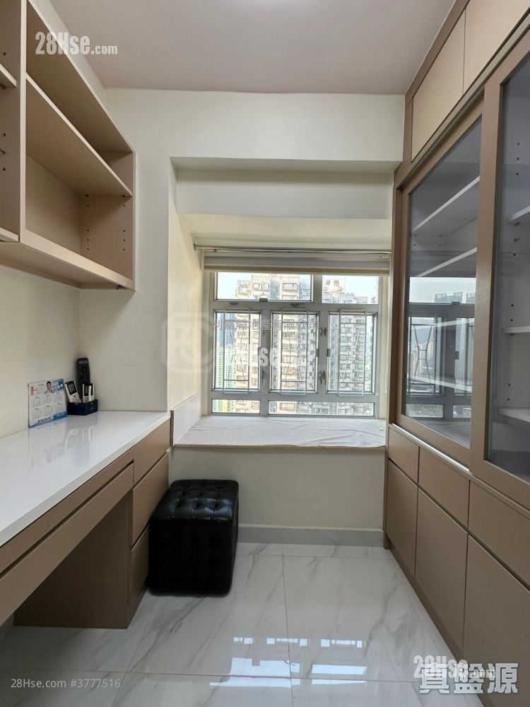 Golden Lion Garden Sell 2 Bedrooms 321 ft²