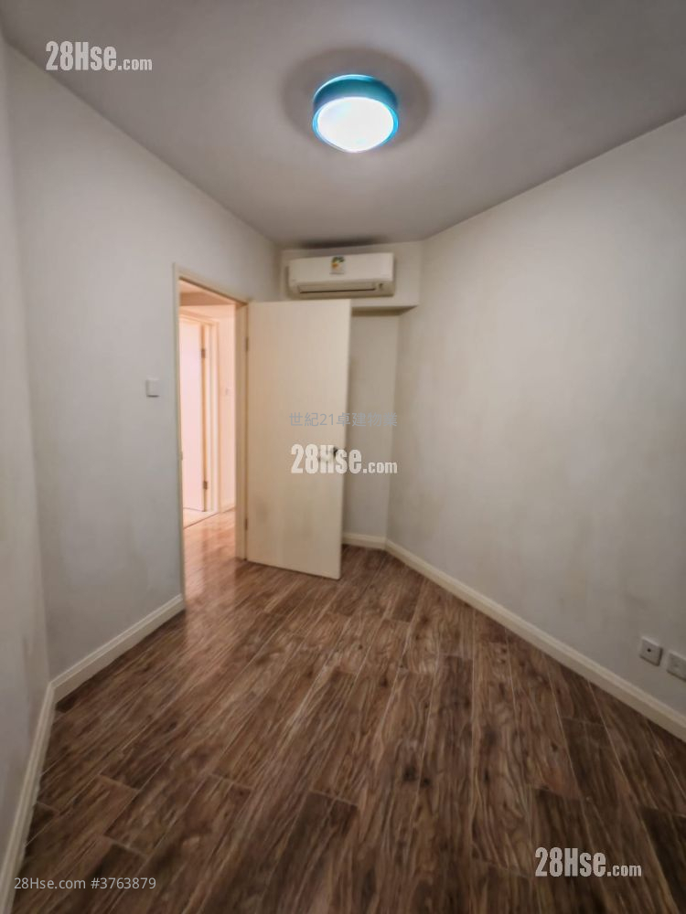 The Waterfront Sell 3 Bedrooms , 2 Bathrooms 943 ft²