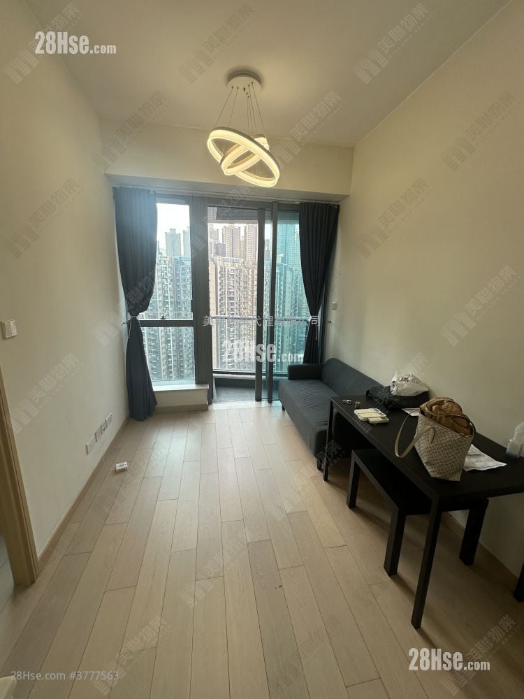 Twin Peaks Sell 1 Bedroom , 1 Bathroom 343 ft²