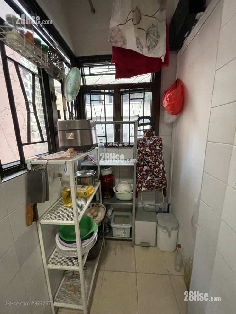 Fu Men Mansion Sell 2 Bedrooms , 1 Bathroom 326 ft²