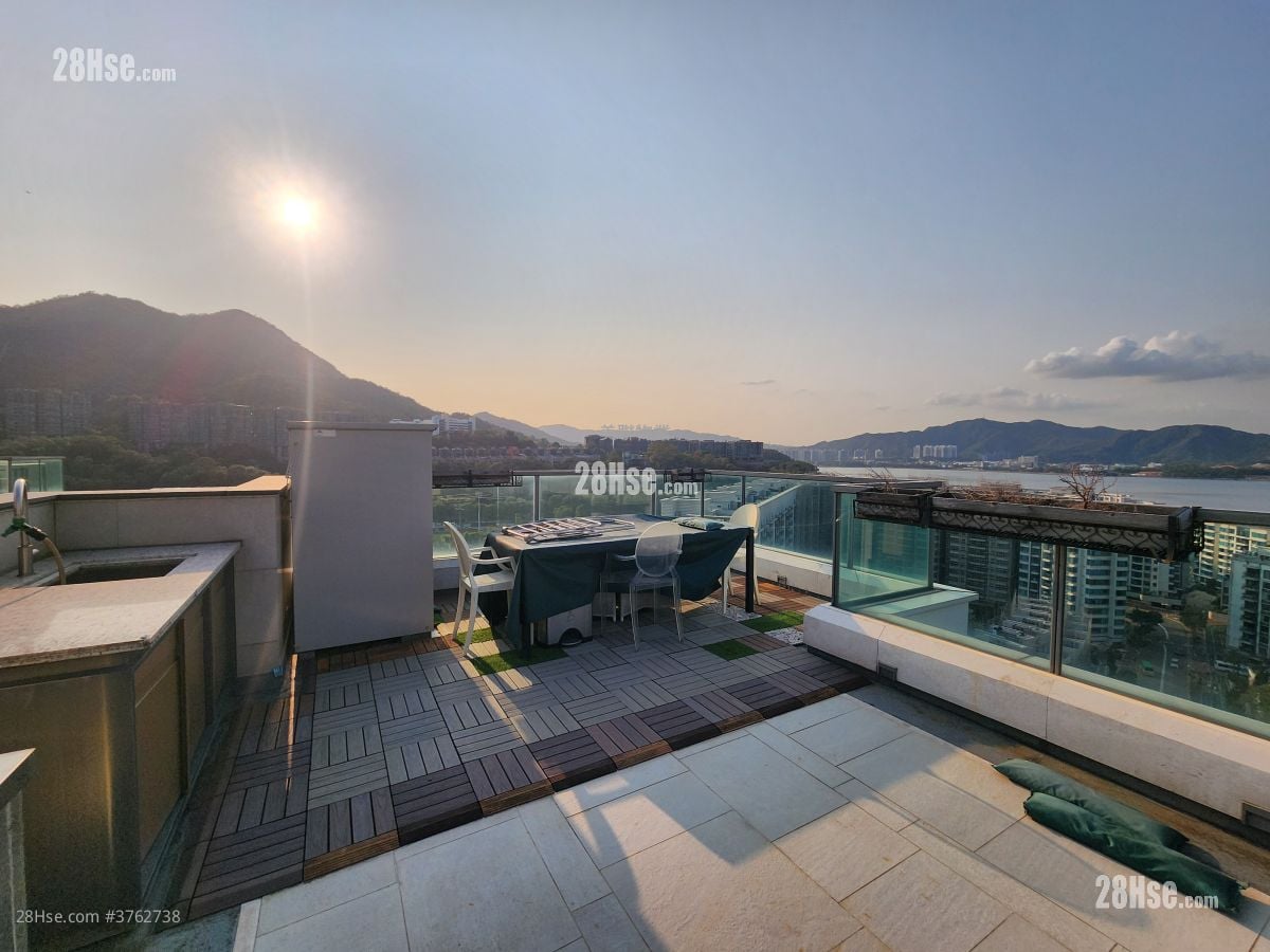 天台: 云滙 售盘 3 房 , 3 浴室 1,144 平方尺