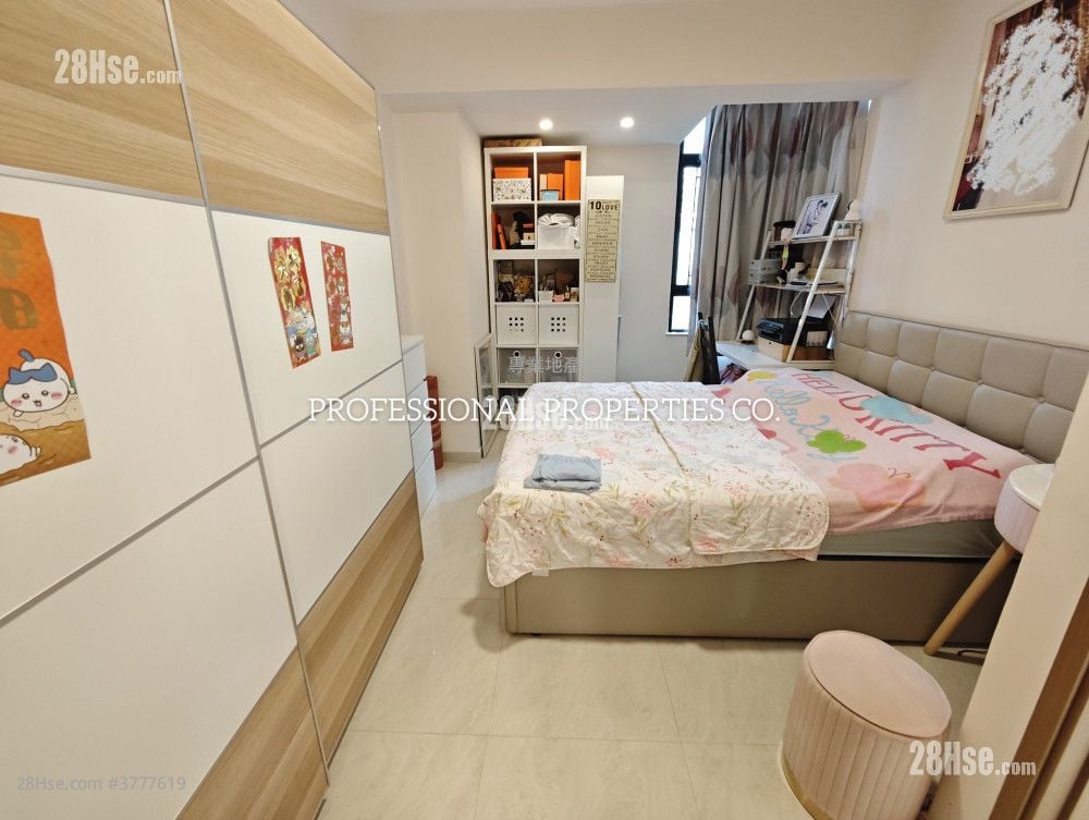 Sherwood Court Sell 3 Bedrooms , 2 Bathrooms 773 ft²