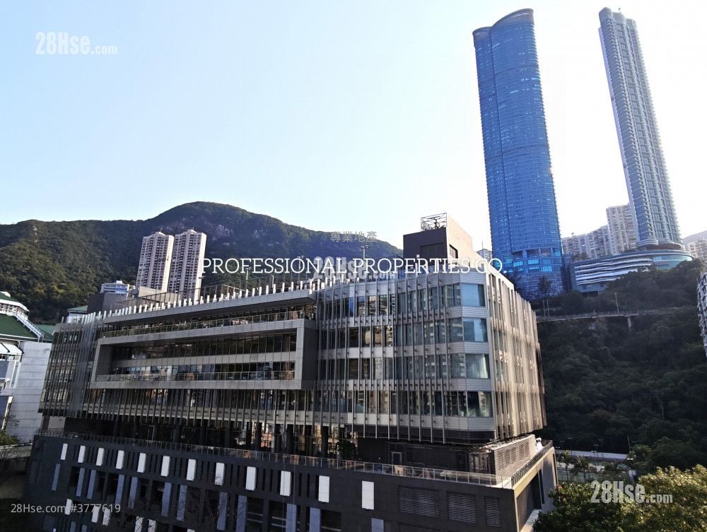 Sherwood Court Sell 3 Bedrooms , 2 Bathrooms 773 ft²